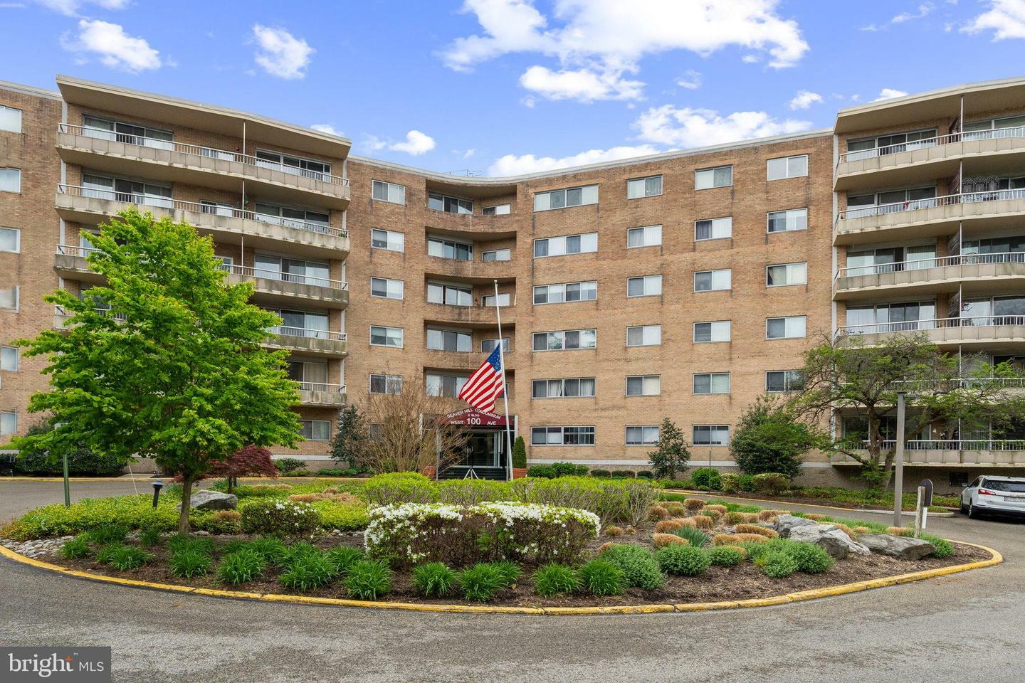 Property Photo: 100 West Avenue 305S PA 19046