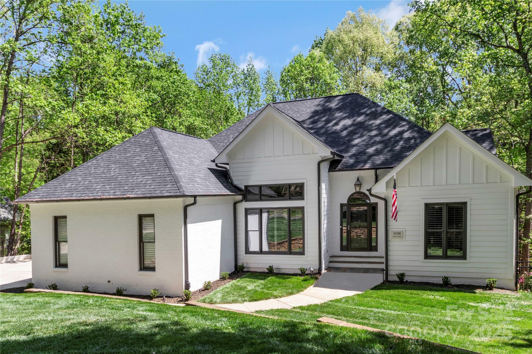 Property Photo: 5538 Camelot Drive NC 28270
