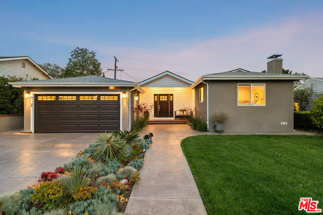 8006 Kittyhawk Ave  Los Angeles CA 90045 photo