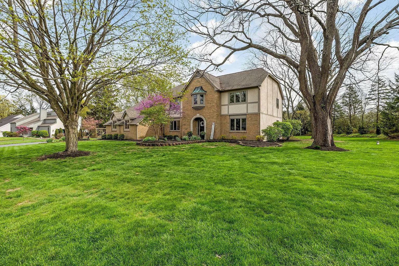 Property Photo: 4391 Shire Cove Road OH 43026
