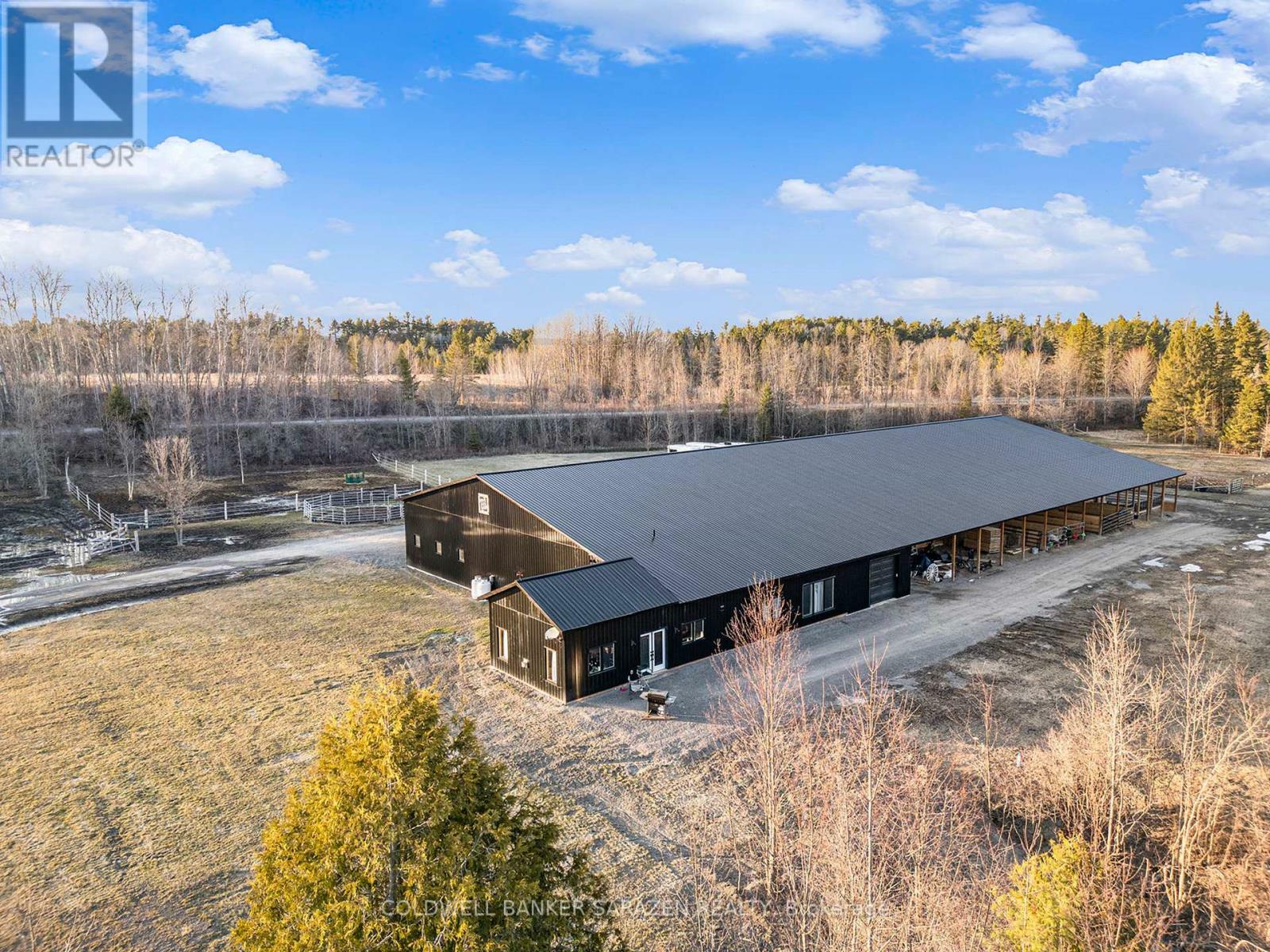 Photo de la propriété: 394 Lavallee Road ON K7V 3Z4