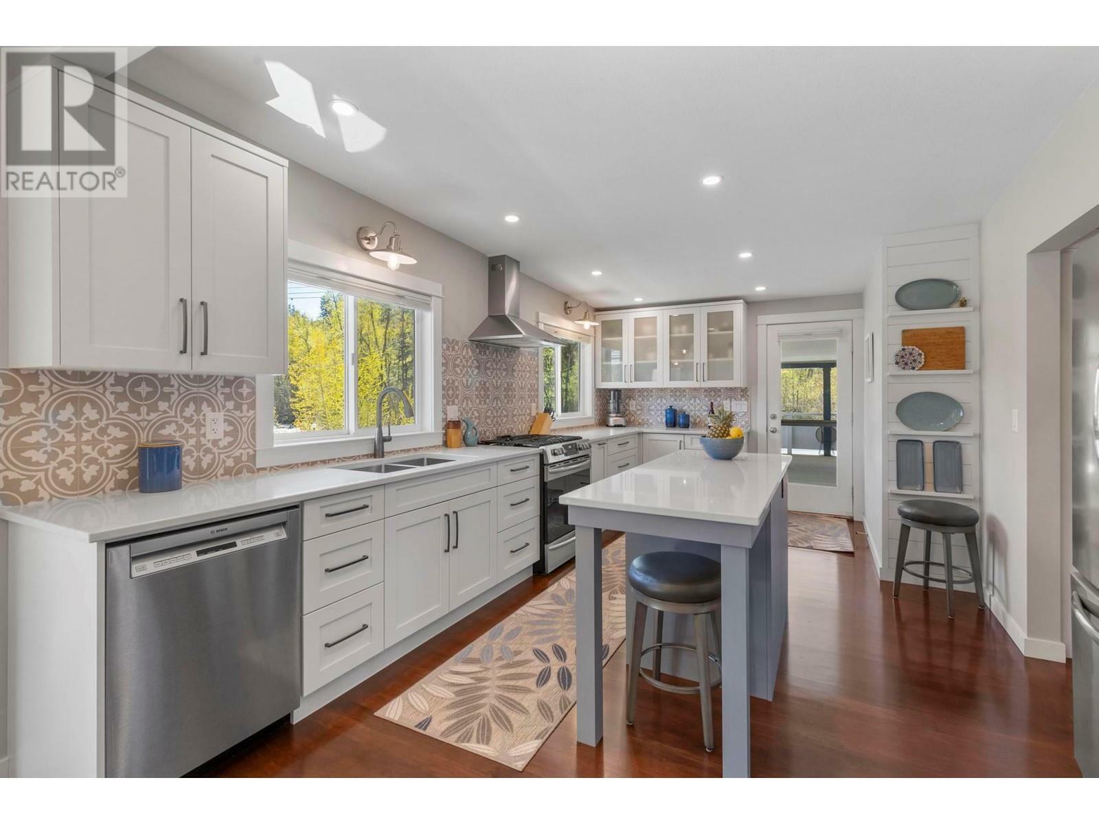 Property Photo: 980 Gerstmar Road BC V1X 4B8