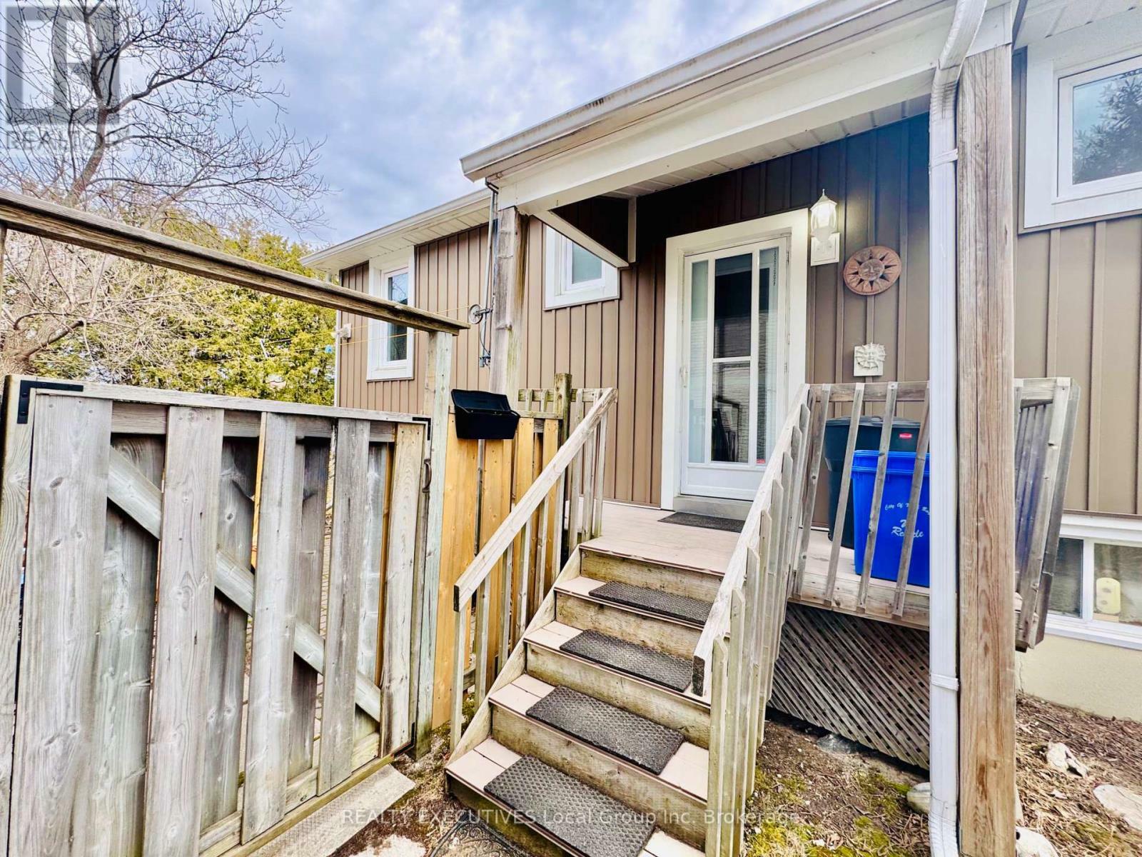 Property Photo: 515 Stockdale Road ON P1B 6L1