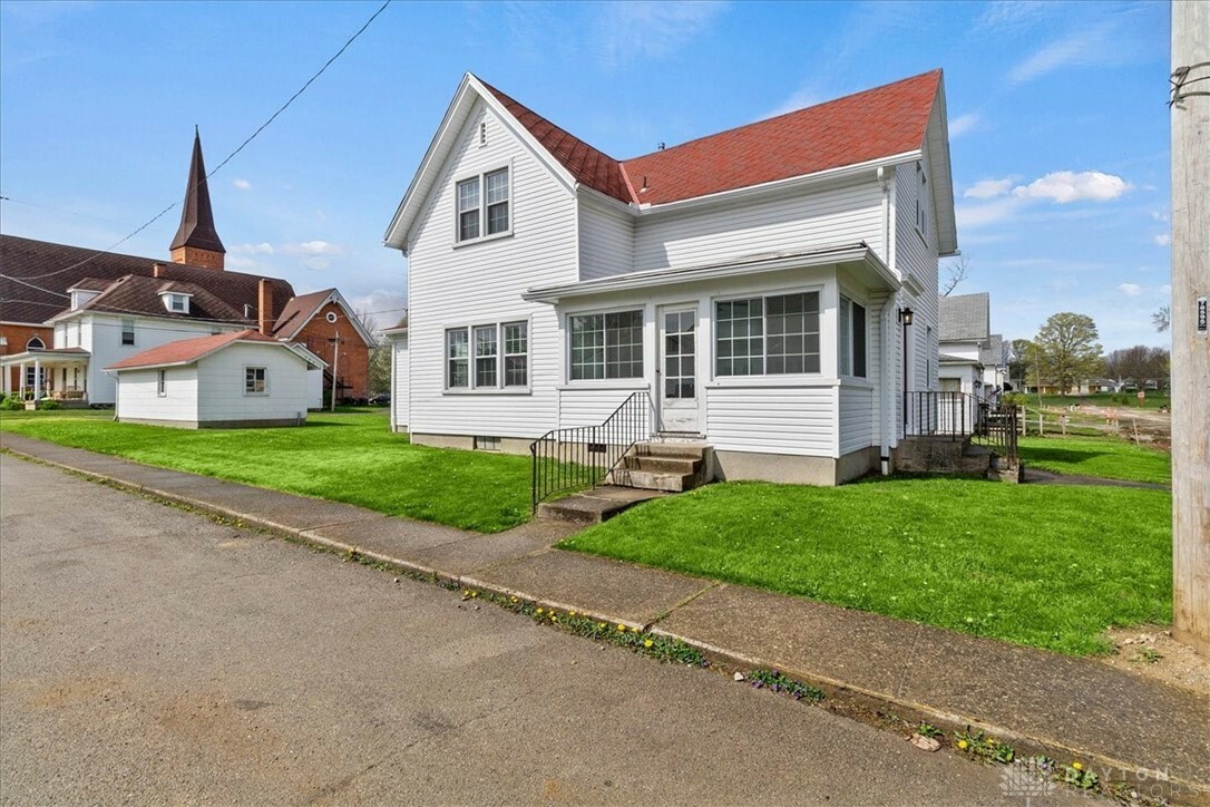 Property Photo: 203 W Plum Street OH 43072