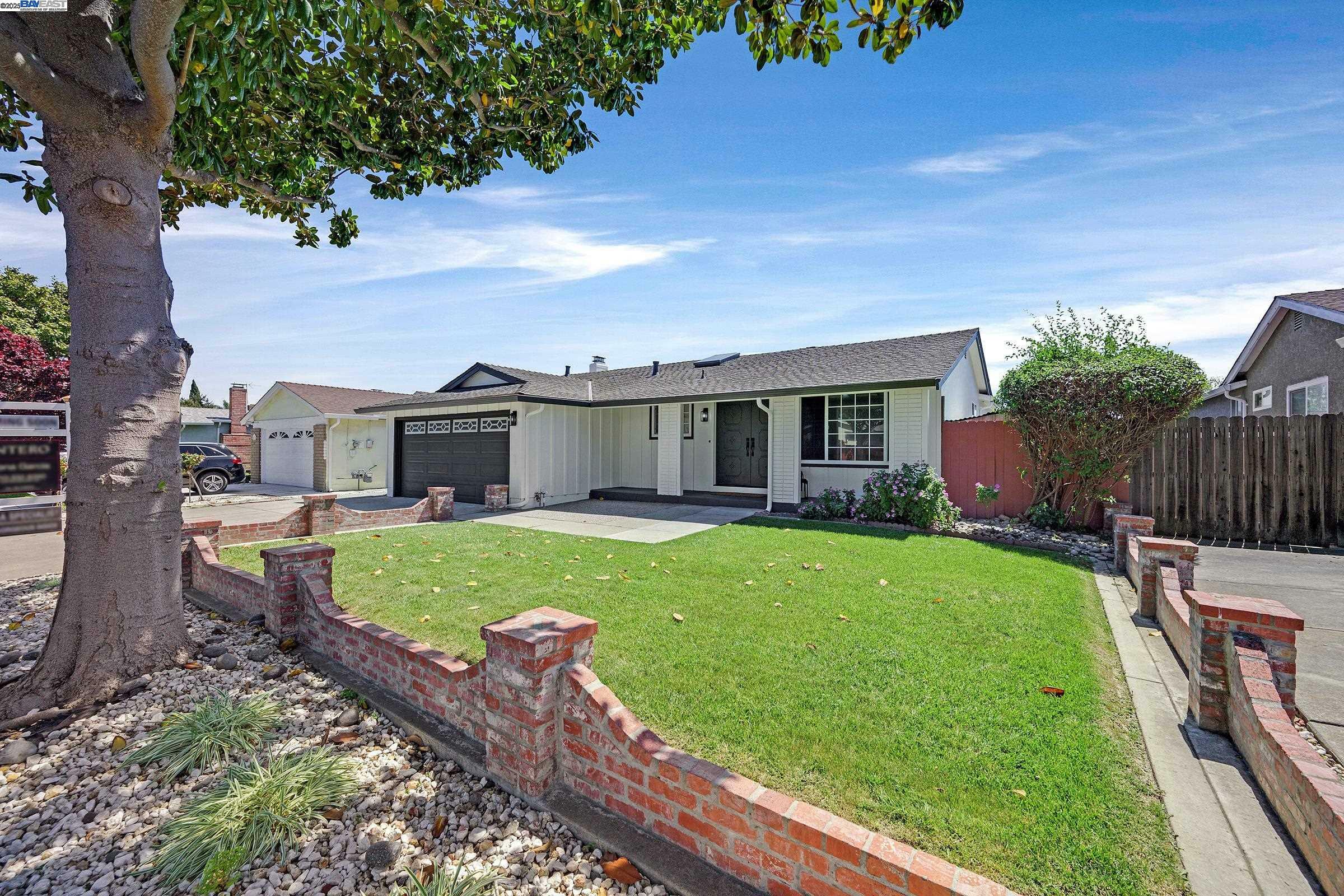 Property Photo: 32255 Coronation Dr CA 94587
