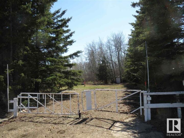 32 51263 Range Road 204  Rural Strathcona County AB T8E 1G9 photo