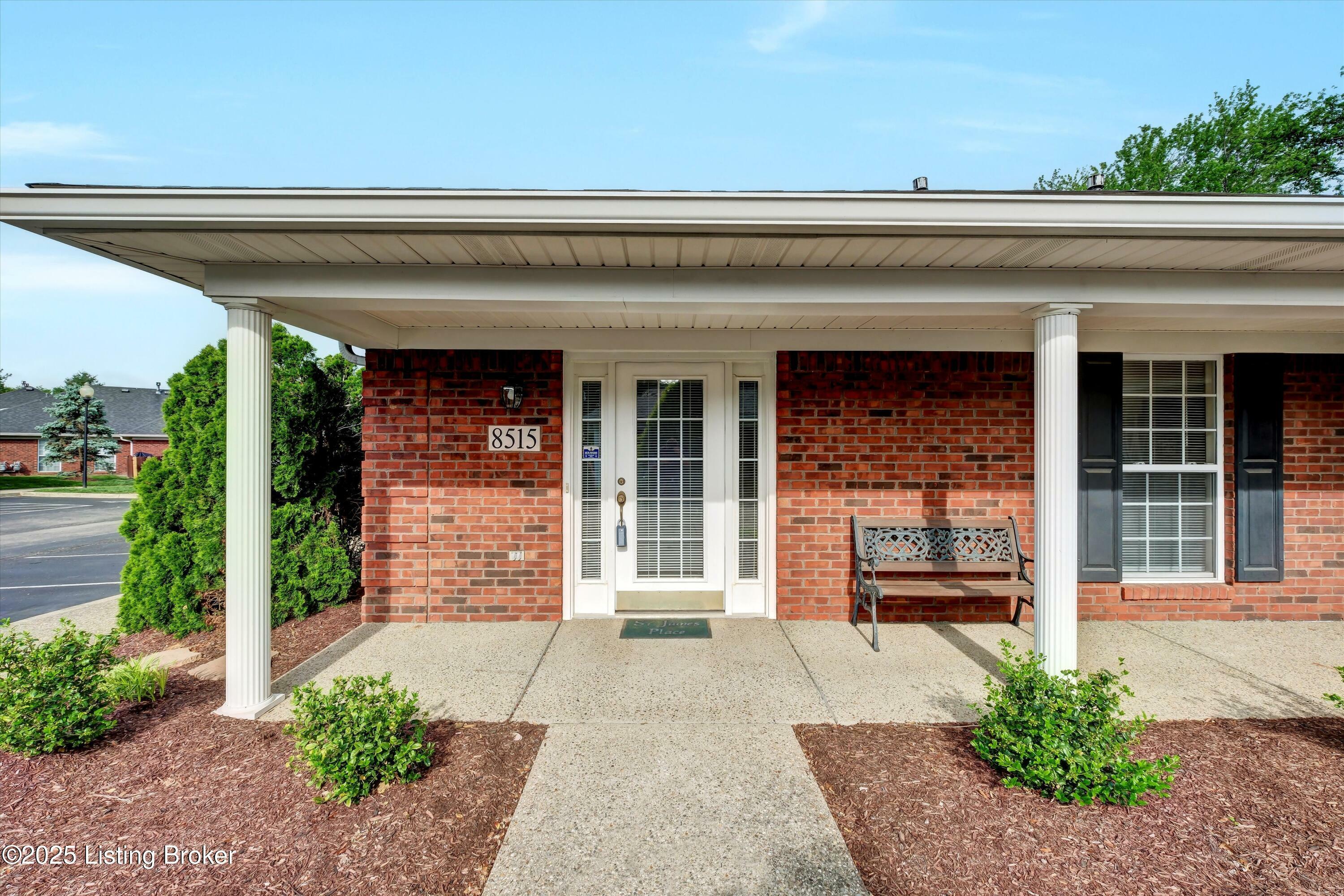 Property Photo: 8515 Aspen Glen Way KY 40228