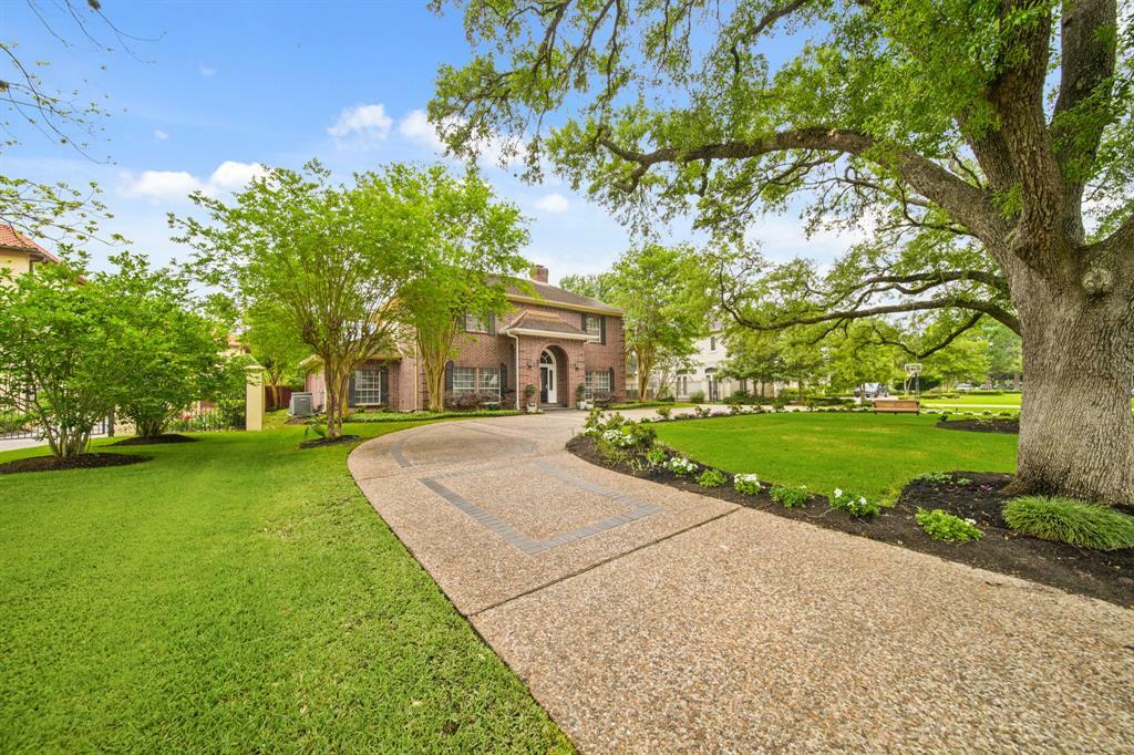 Property Photo: 5411 Pine Street TX 77401