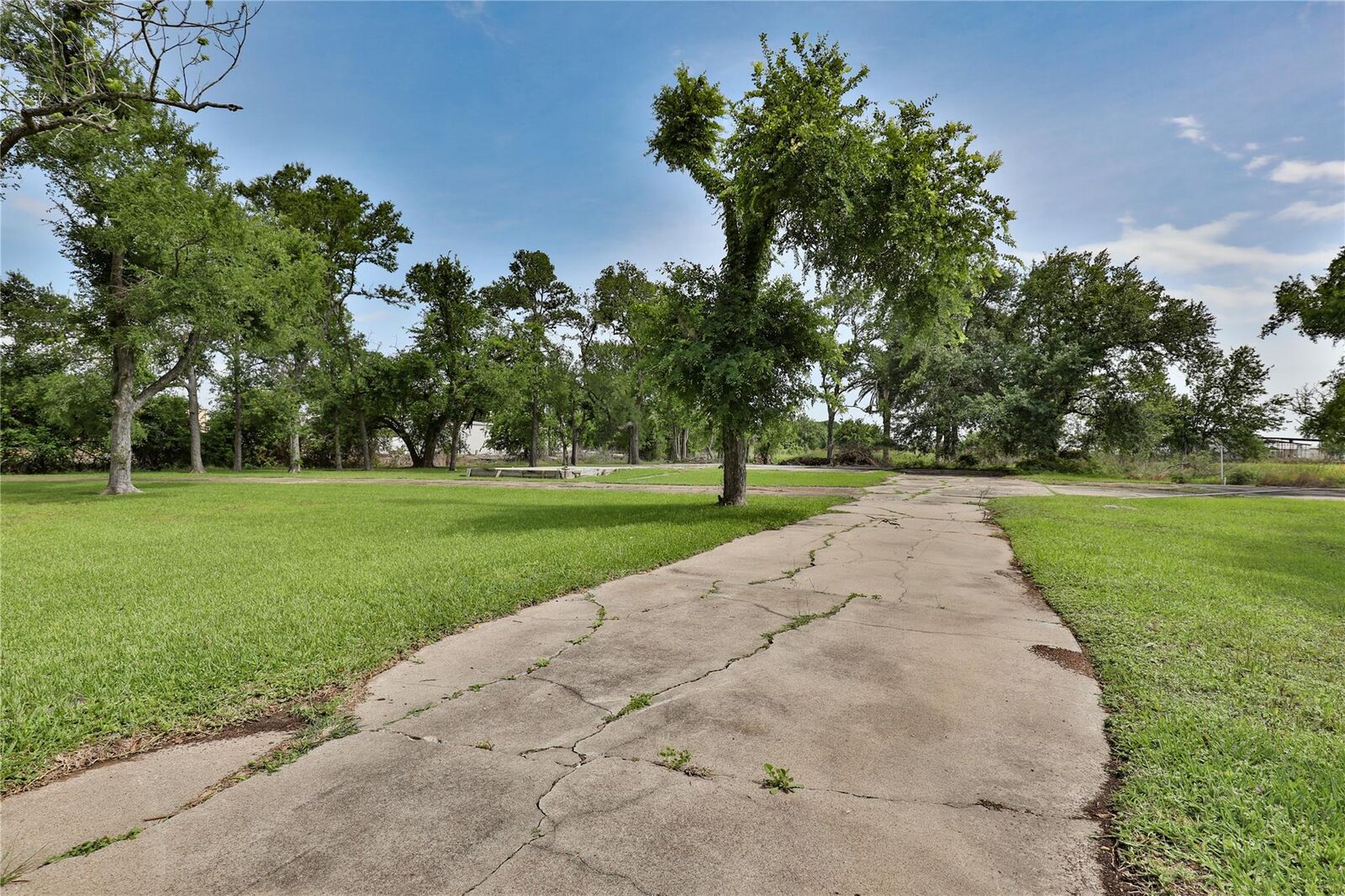 Property Photo:  1001 Wilson Road  TX 77531 