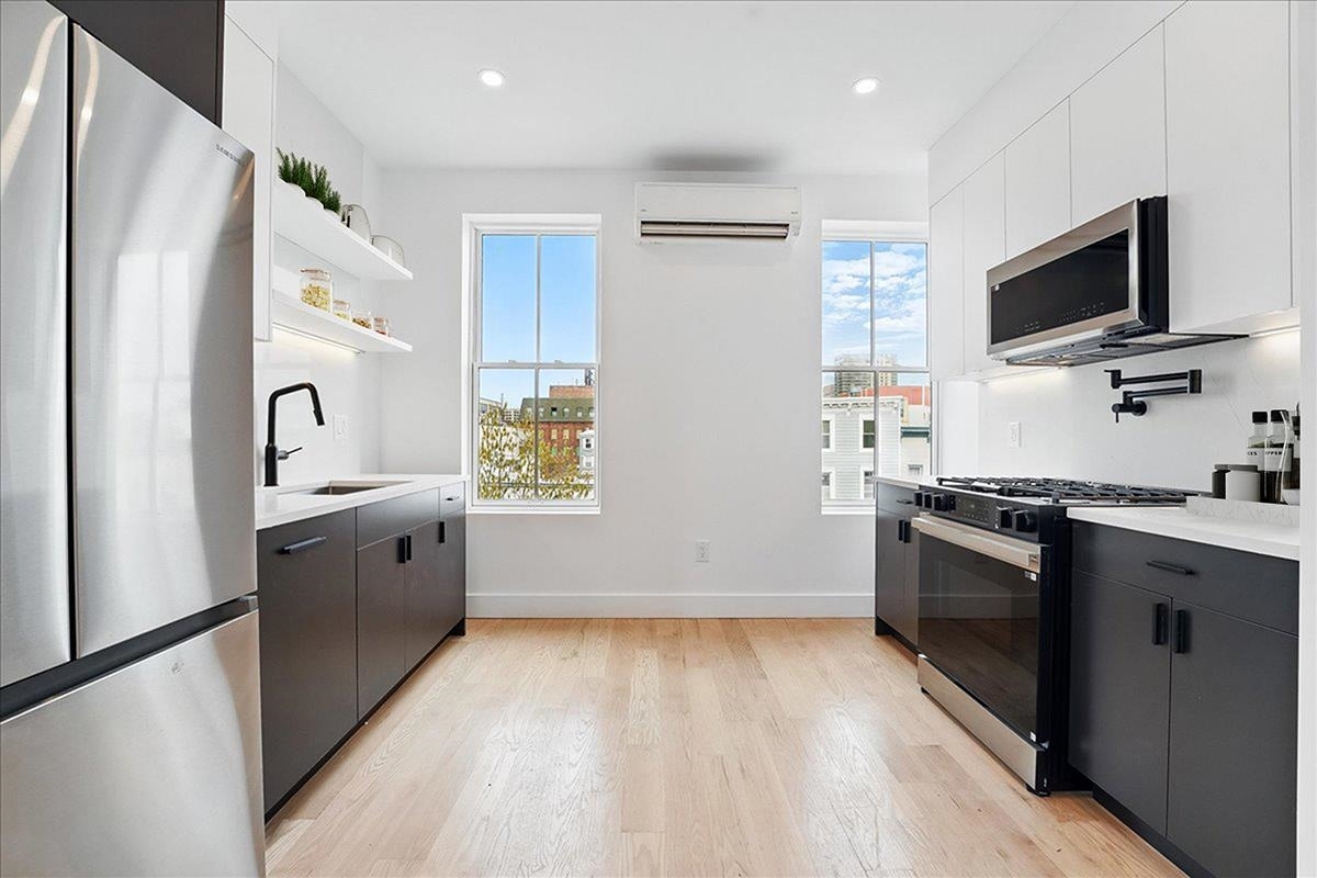 Property Photo: 347 Pavonia Ave 3 NJ 07302