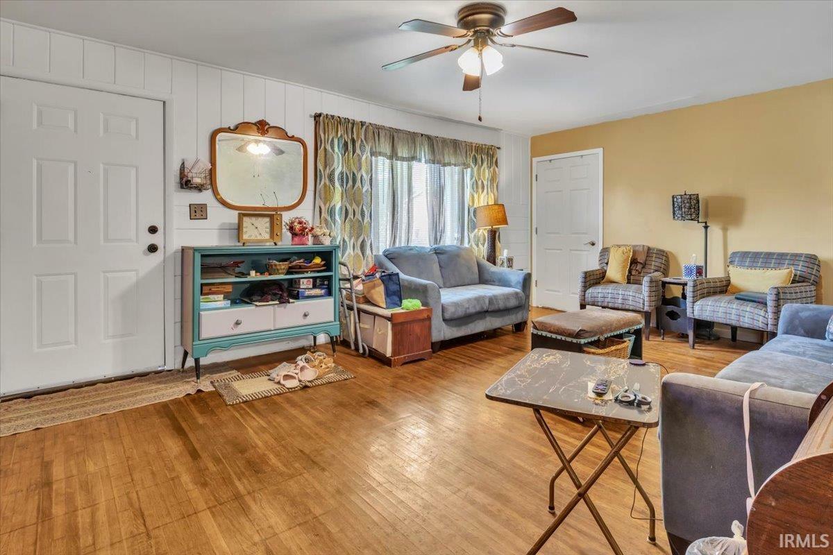 Property Photo: 913 Sheffield Drive IN 47710