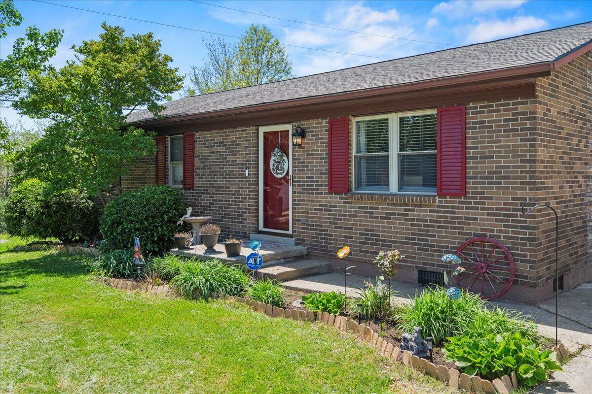 Property Photo: 120 Springside Court KY 40601