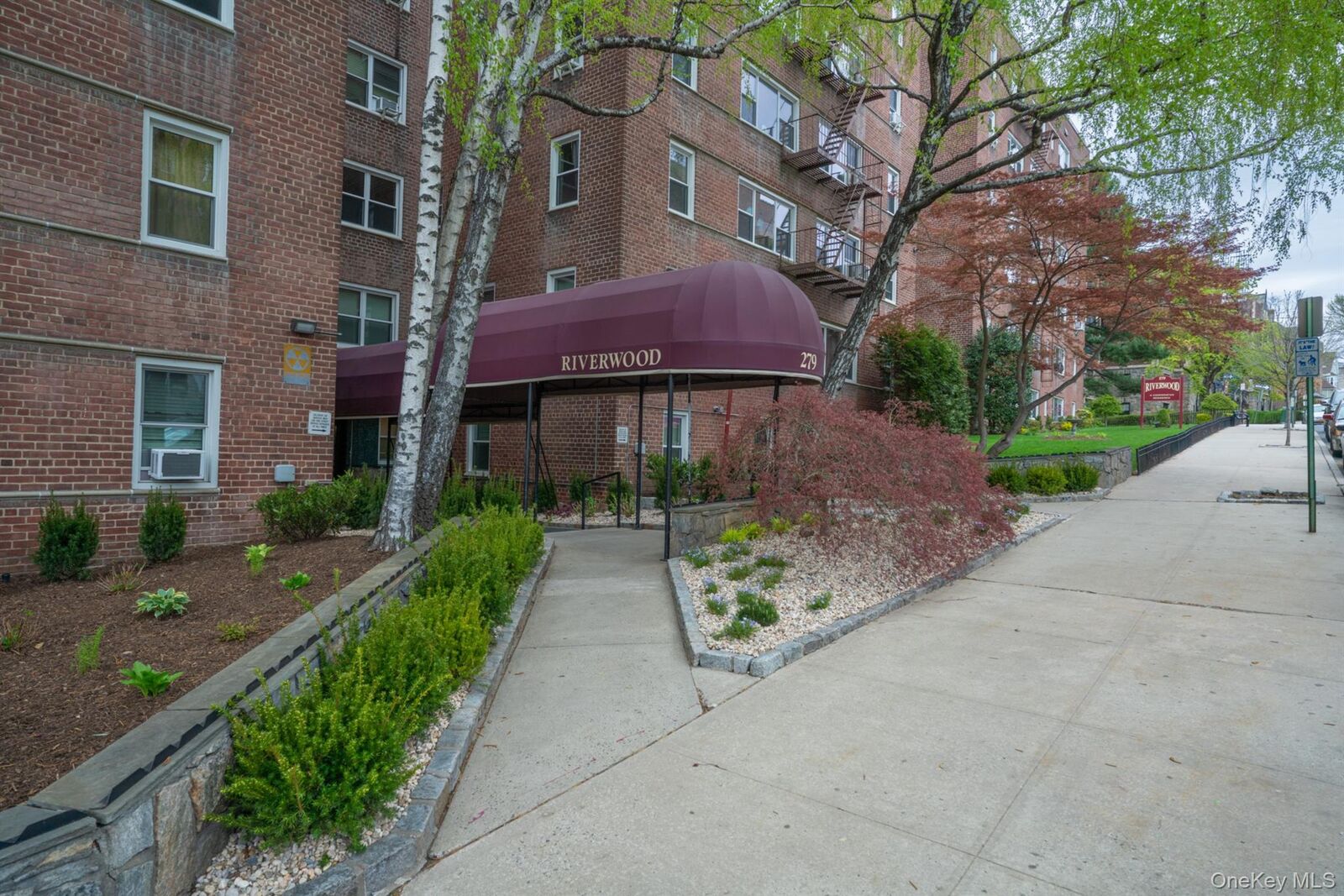 Property Photo:  279 N Broadway 8N  NY 10701 