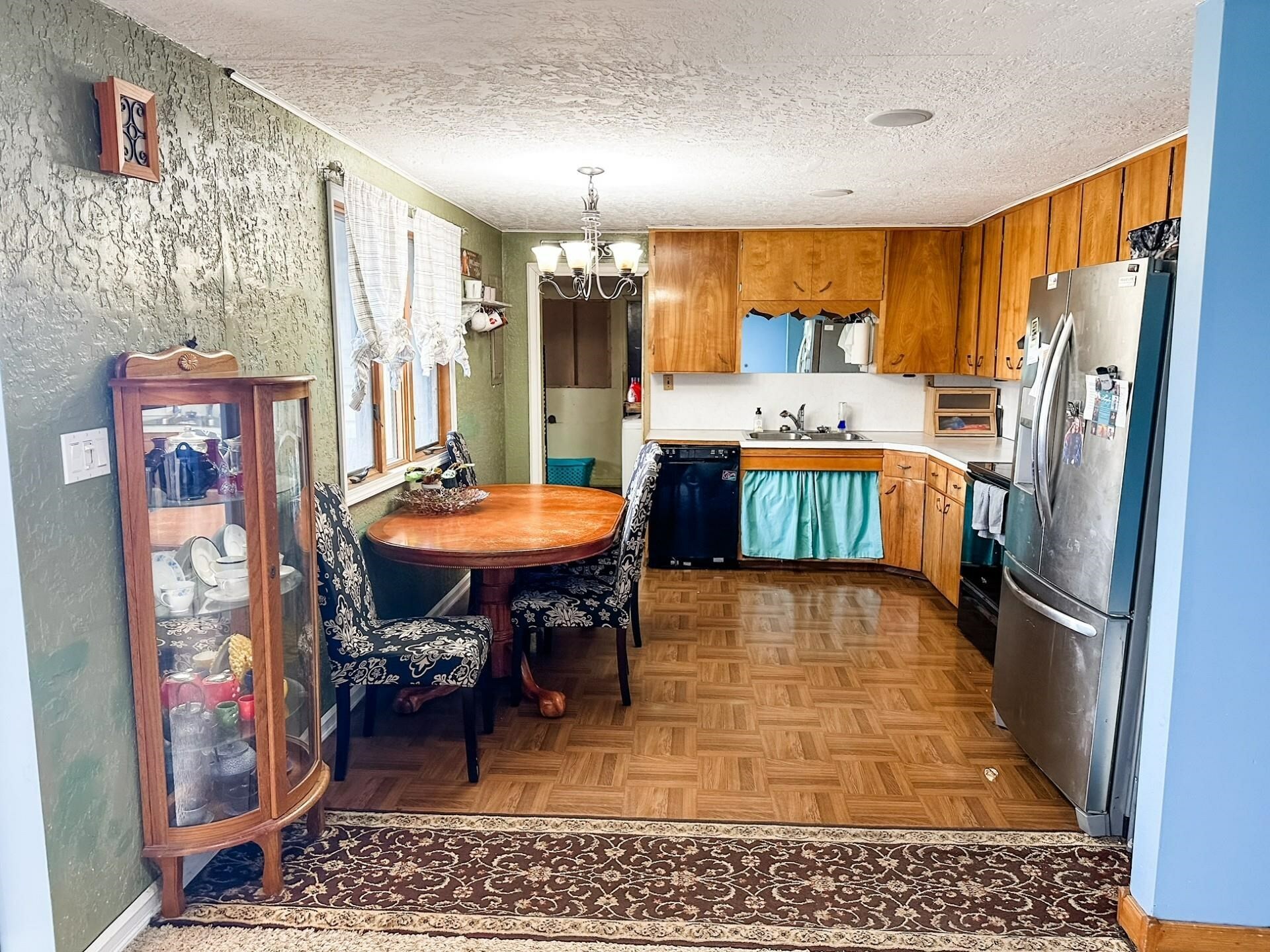 Property Photo: 3625 S Willow St NE 69101