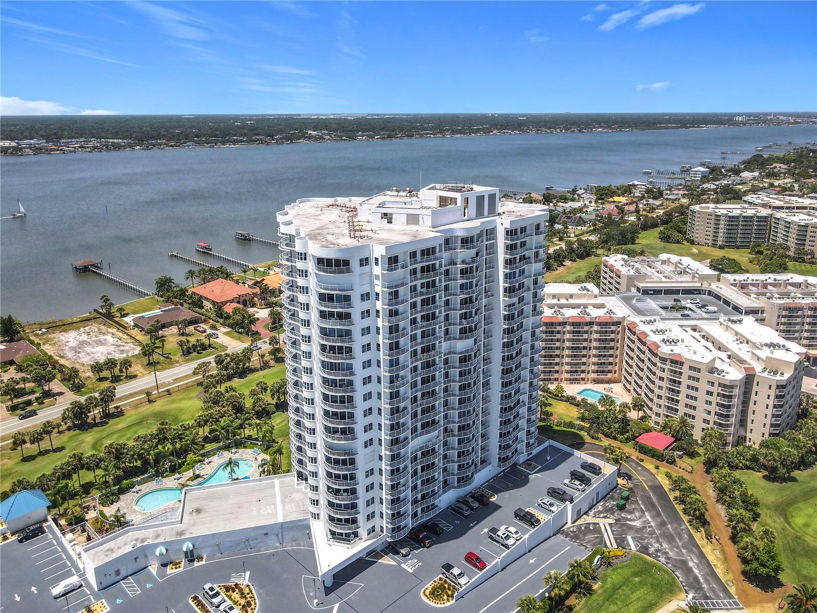 Property Photo: 2 Oceans West Boulevard 1007 FL 32118