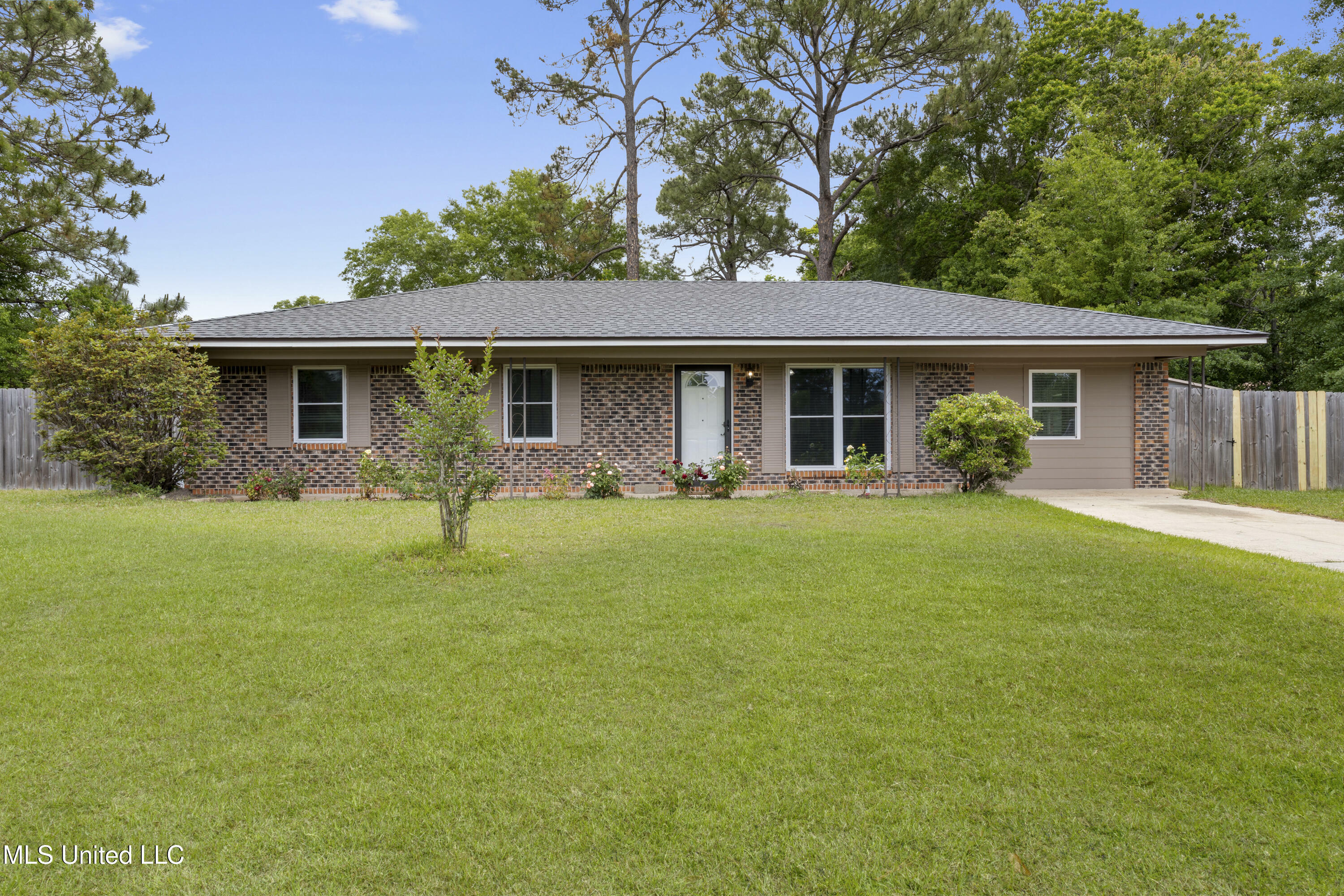 Property Photo: 100 Grand Teton Drive MS 39564