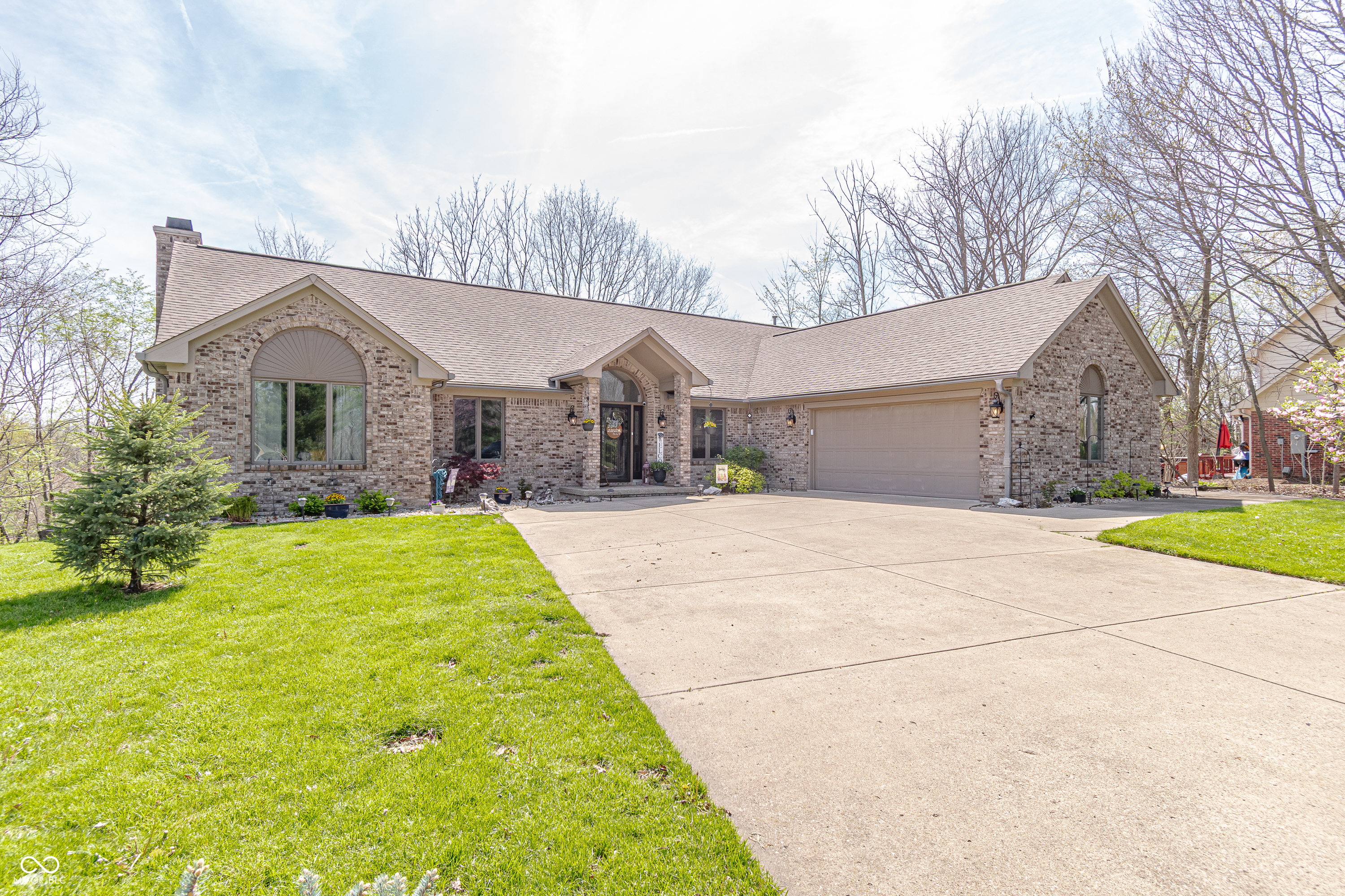 Property Photo: 5875 Annanhill Court IN 46123