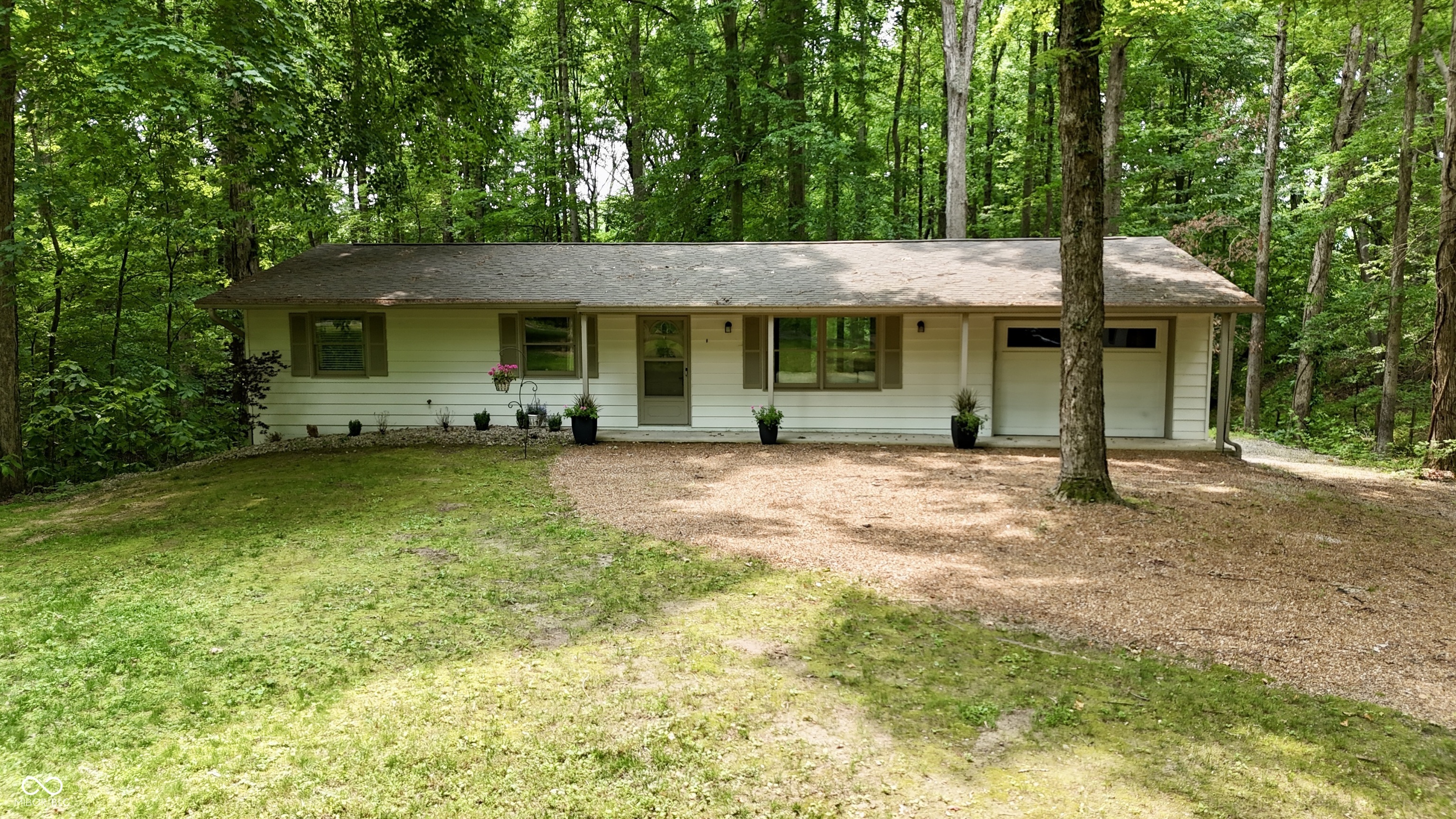 Property Photo: 7550 N Lakewood Drive IN 47468