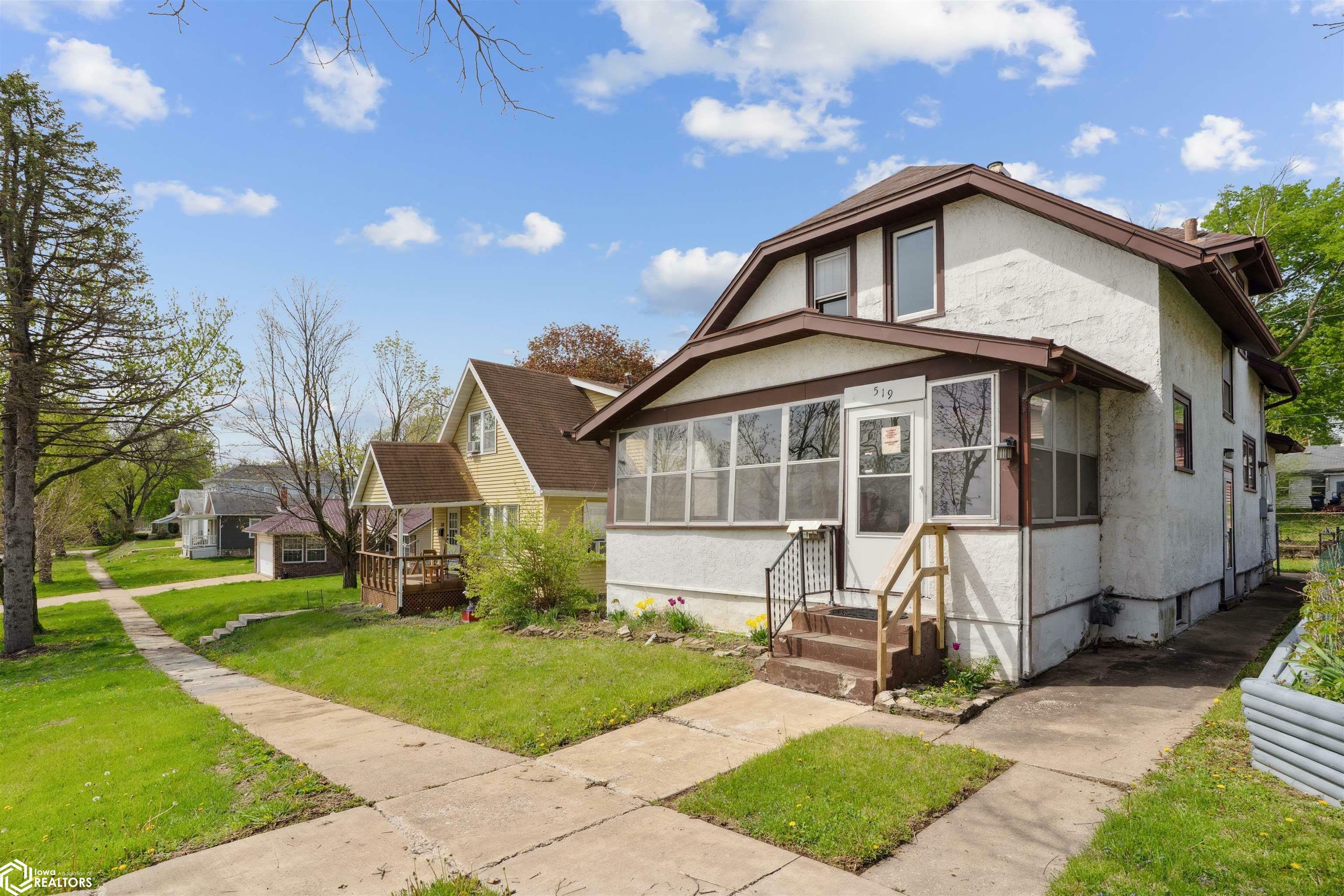 Property Photo: 519 S 8th Street IA 52601
