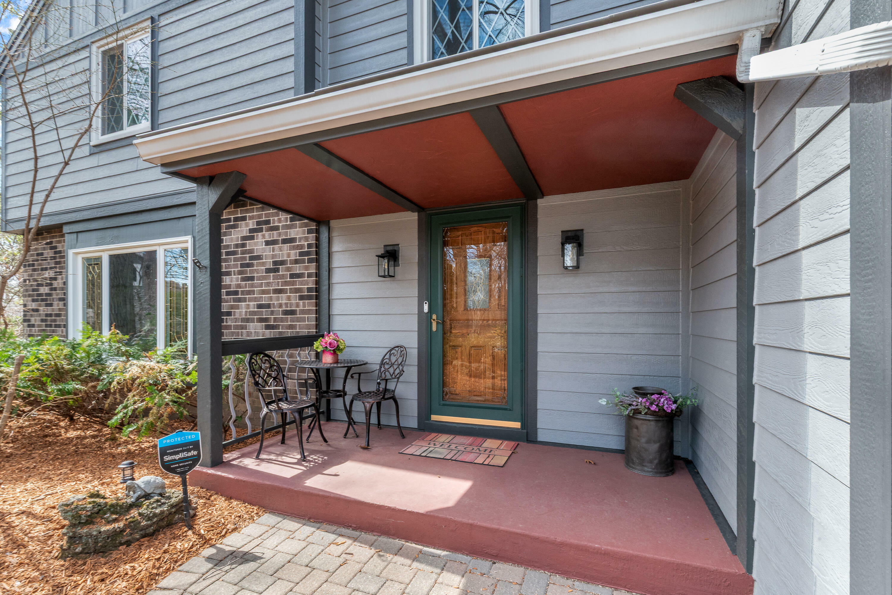 Property Photo: 6717 W Pierner Pl WI 53223