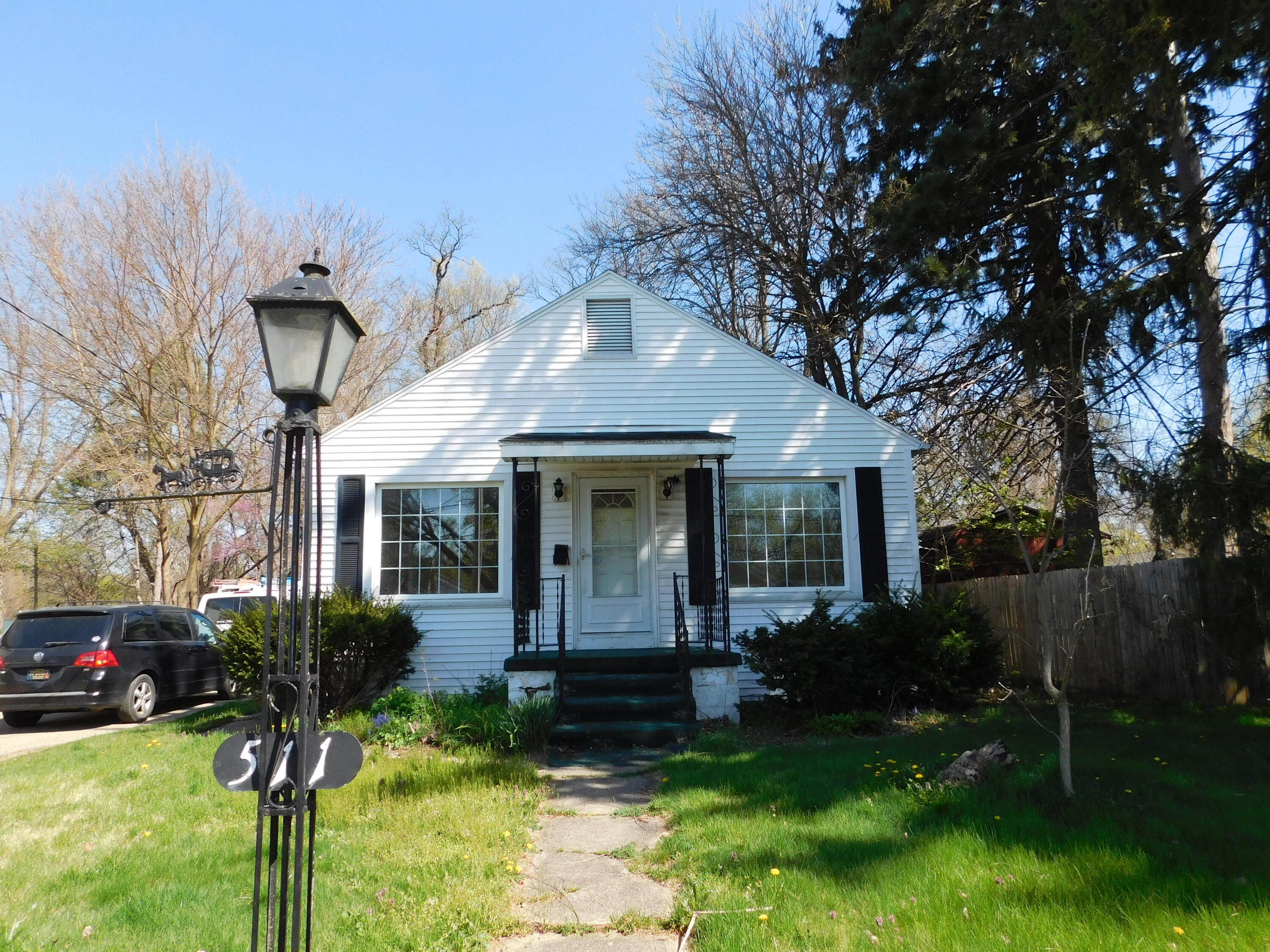 Property Photo: 511 Michigan Street MI 49120