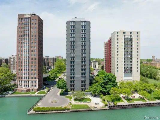 Property Photo: 8200 E Jefferson Avenue MI 48214