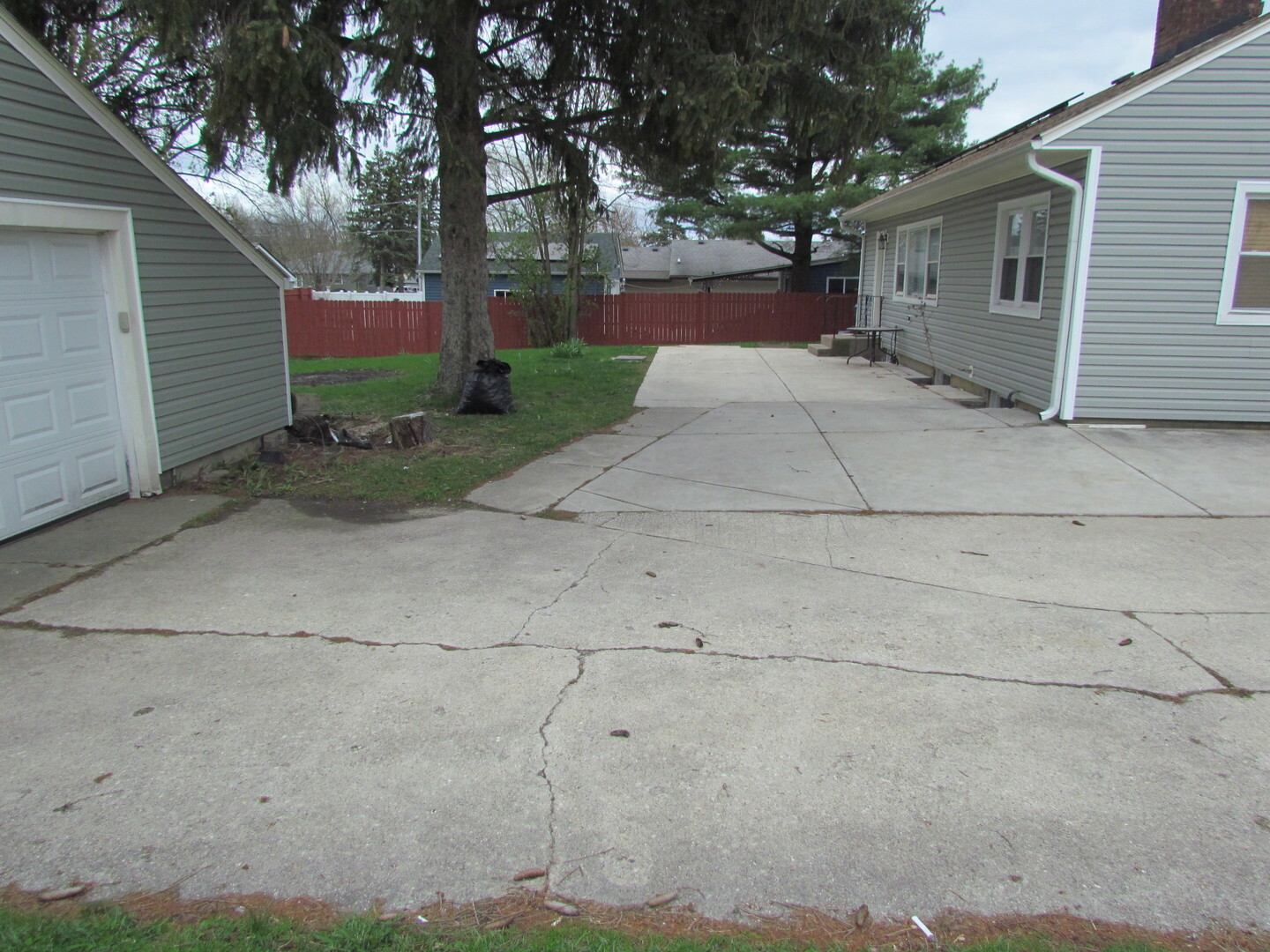 Property Photo: 685 Wood Street IL 60505