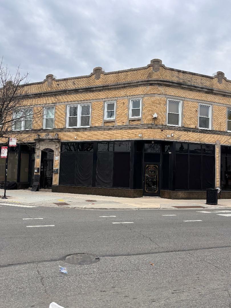 Property Photo: 3380 N Milwaukee Avenue 2 IL 60641