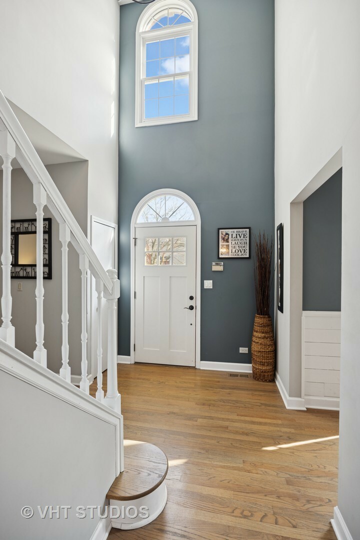 Property Photo: 1560 W Hundley Street IL 60169