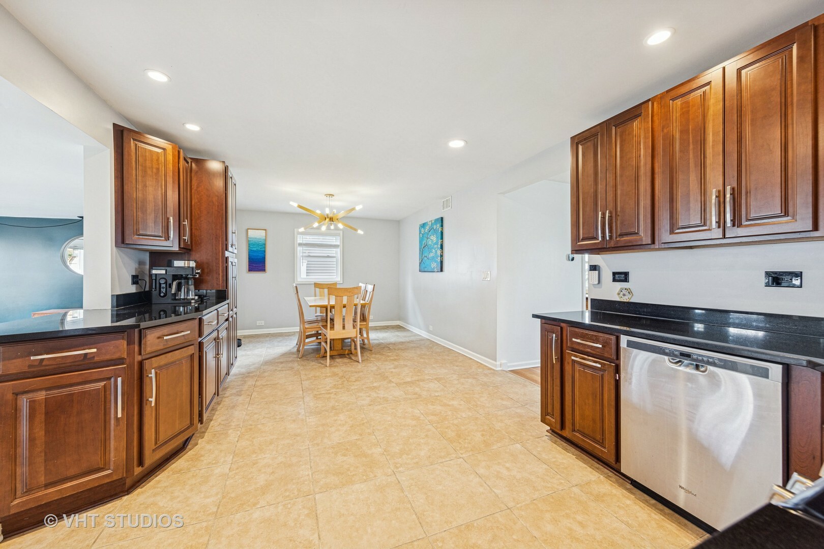 Property Photo: 207 W Quincy Street IL 60559