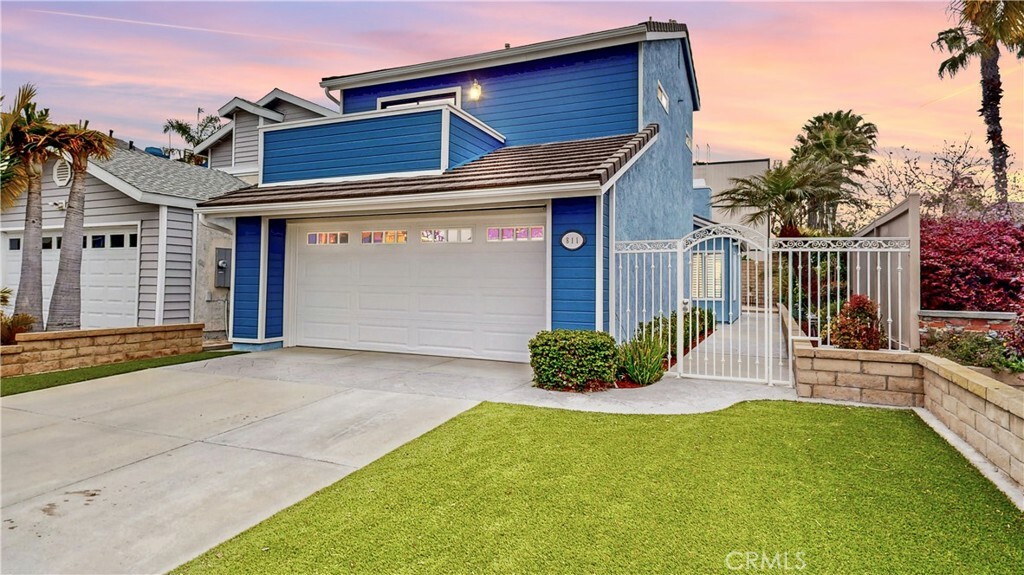 Property Photo:  811 Oceanhill Drive  CA 92648 