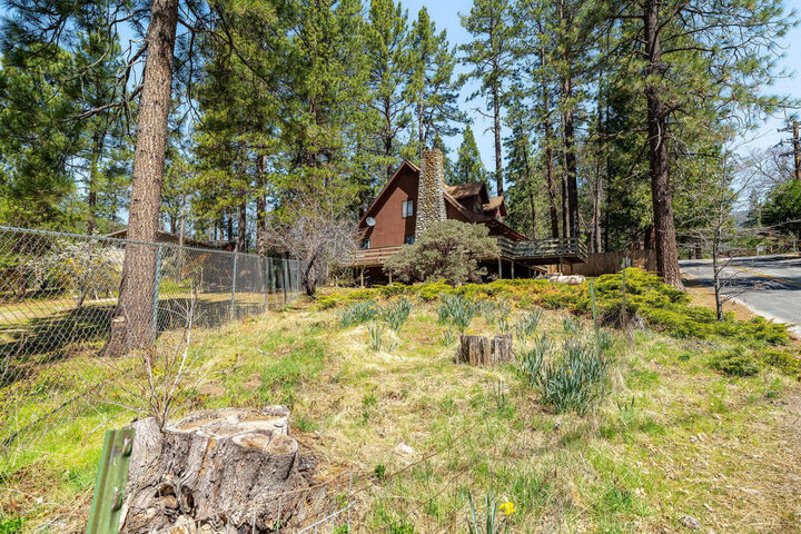 Property Photo: 54025 Pine Crest Avenue CA 92549