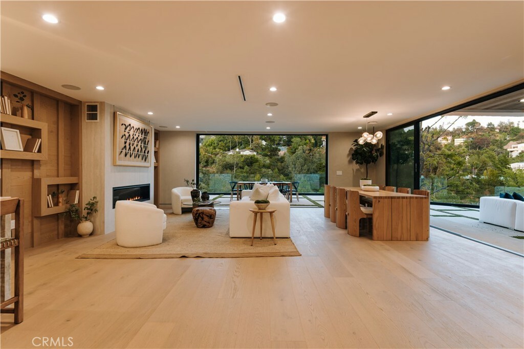 Property Photo: 2608 Zorada Drive CA 90046