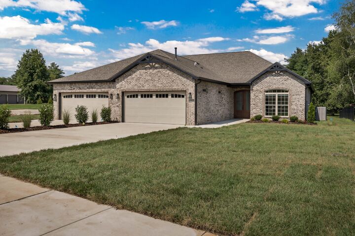 Property Photo: 1048 Veridian Drive Unit 20B TN 37043