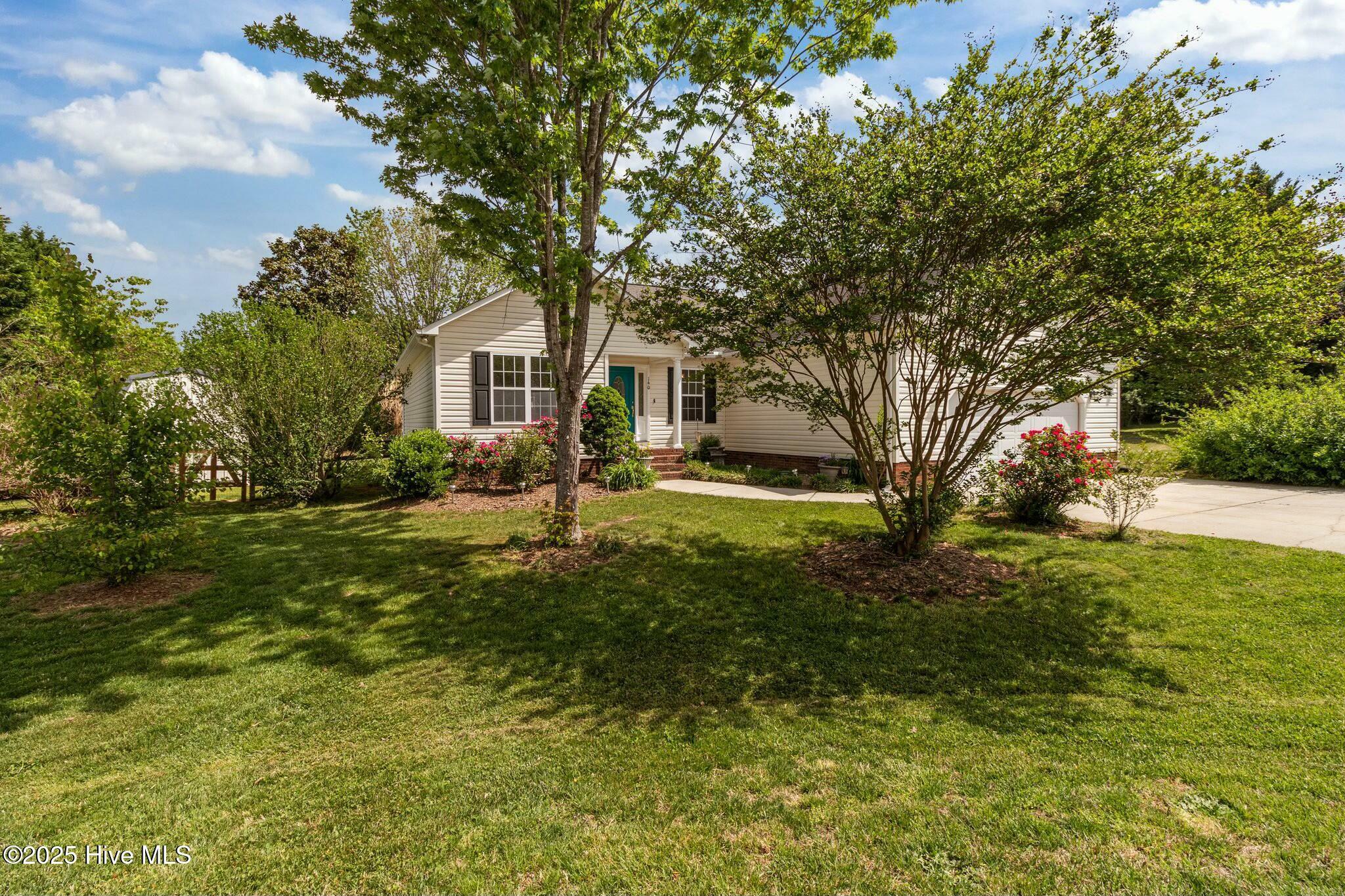 Property Photo: 140 Pin Oak Circle NC 28146