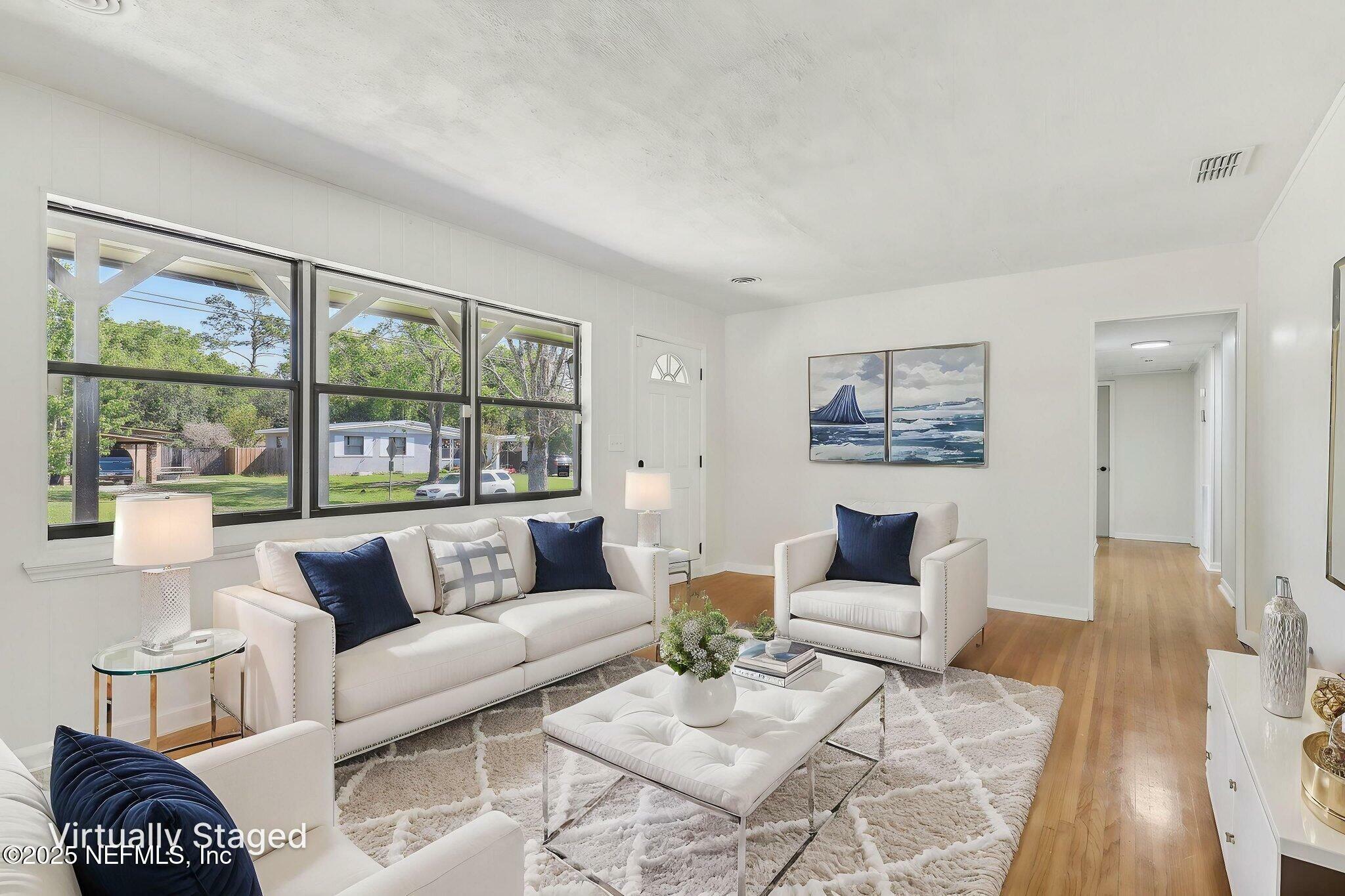 Property Photo: 6524 Solandra Drive FL 32210