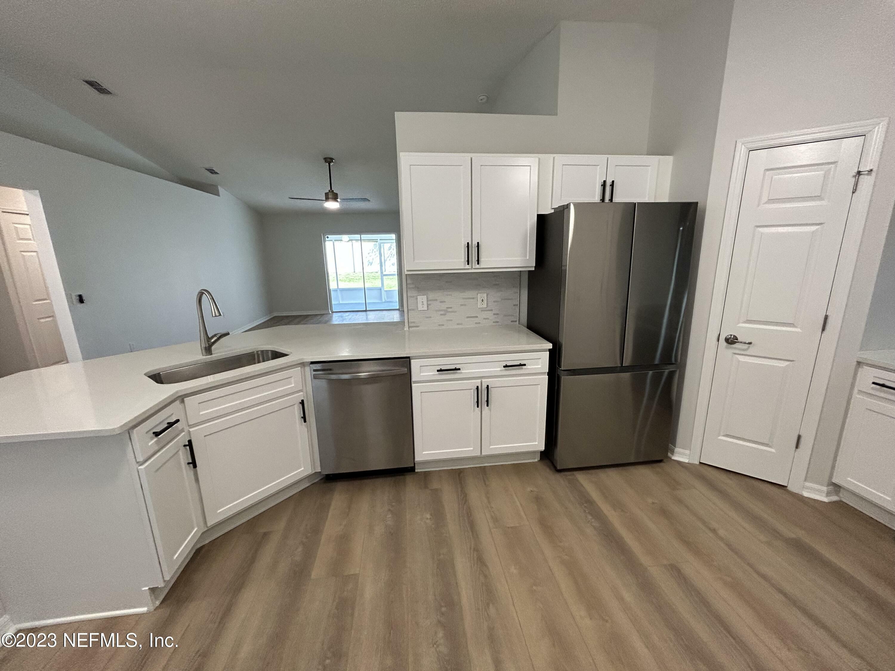 Property Photo: 2842 Southampton Drive FL 32068
