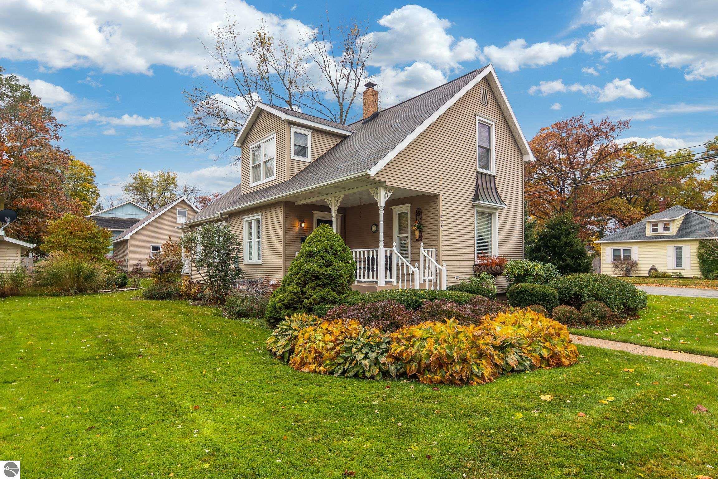902 E State Street  Traverse City MI 49686 photo