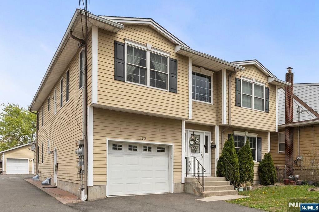 123 Linden Avenue  Elmwood Park NJ 07407 photo