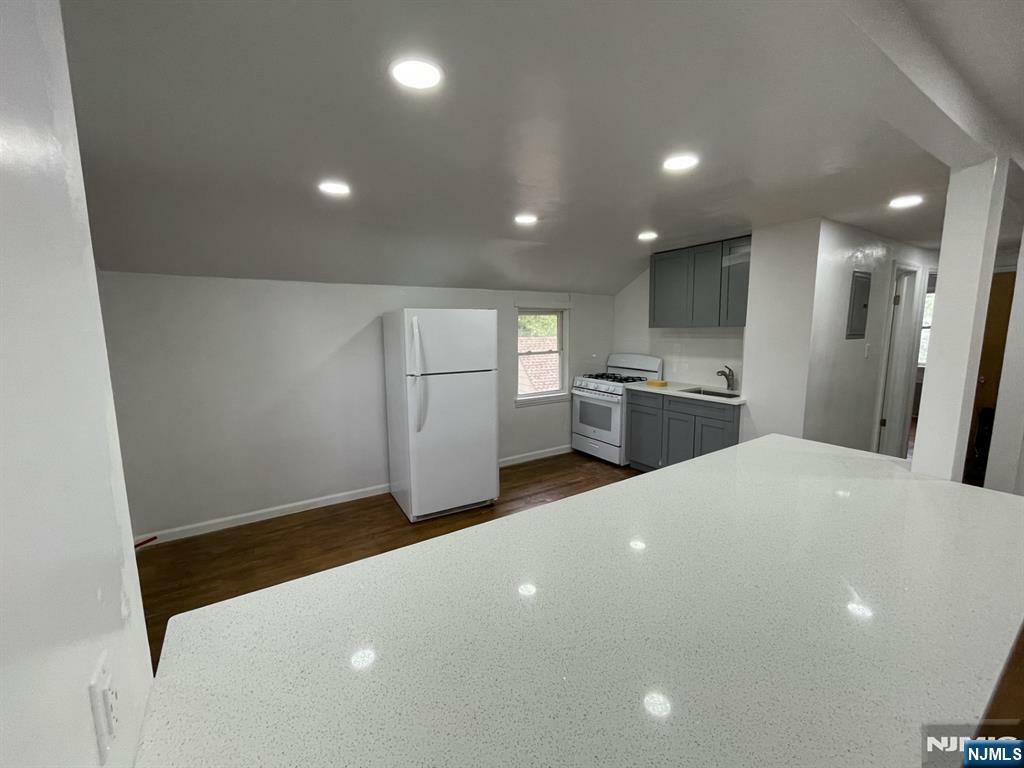 Property Photo:  10 Christopher Court 2  NJ 07644 