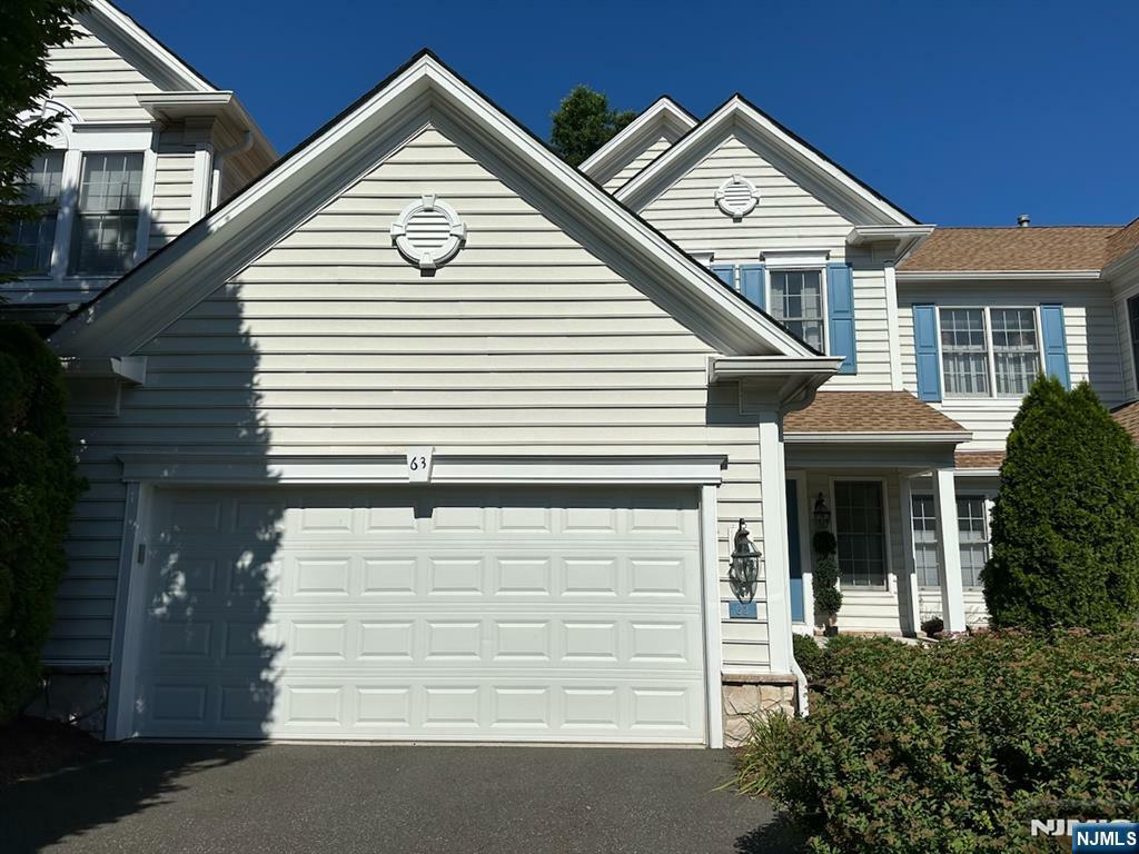 63 Thistle Drive  Paramus NJ 07652 photo