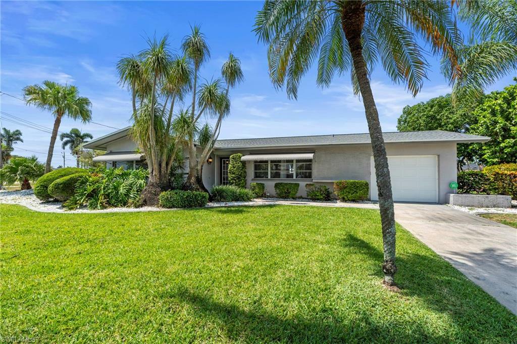 4902 Seville Ct  Cape Coral FL 33904 photo