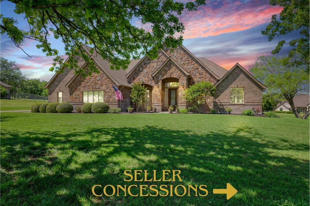 Property Photo: 100 Meadow Arbor Drive TX 76085