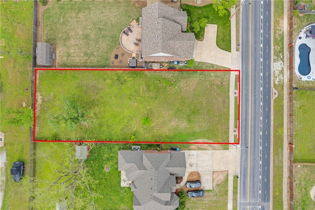 Property Photo: 1405 NW 3rd Street AR 72712