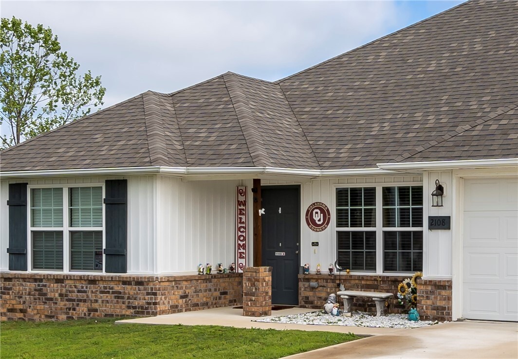 Property Photo: 2108 Carlisle Street AR 72734