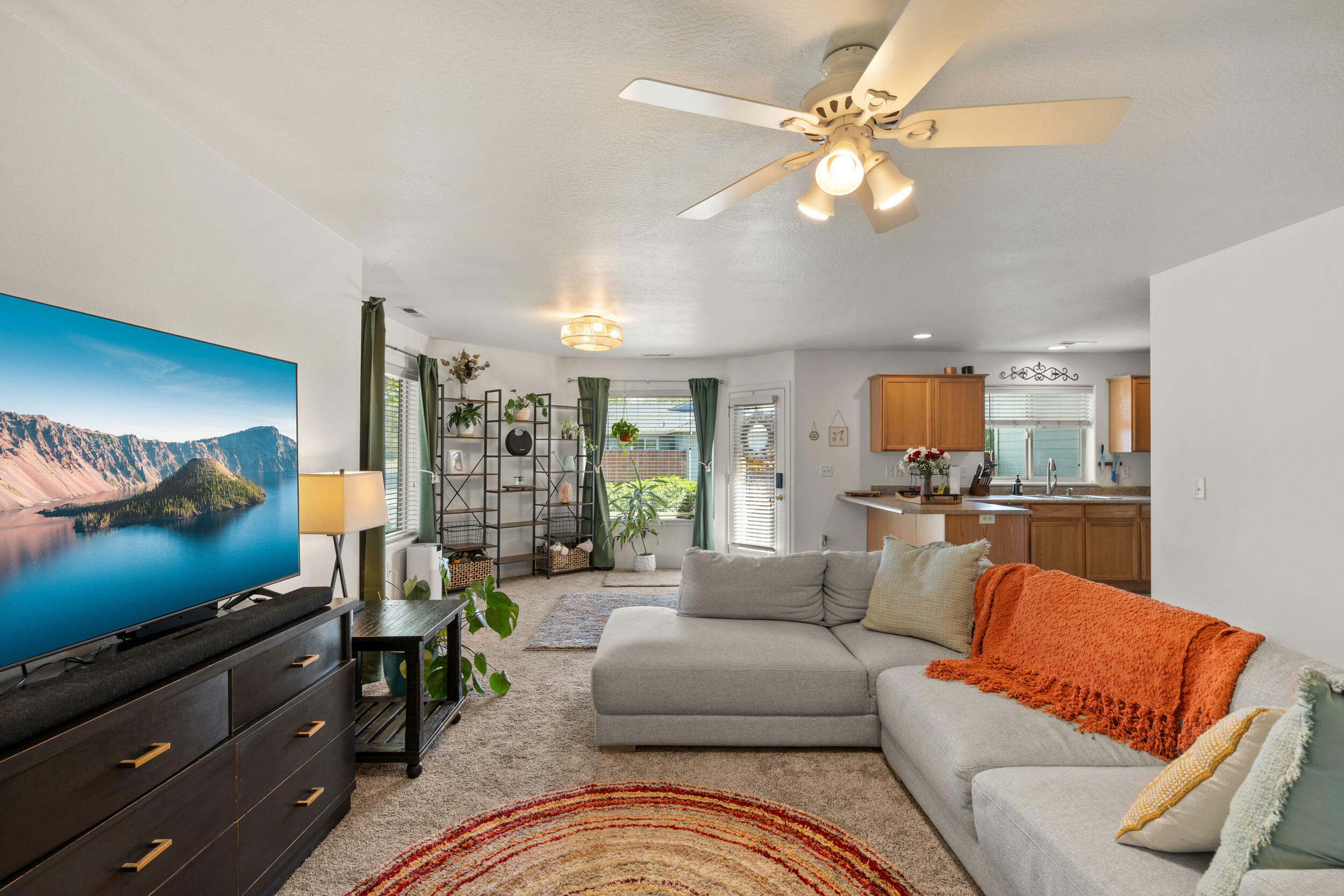 Property Photo: 3015 Merriman Road 12 OR 97501