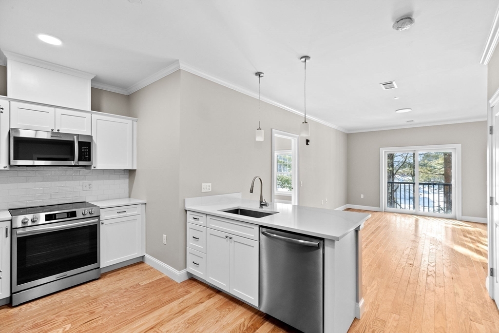 Property Photo:  485 Blue Hills Parkway 16  MA 02186 