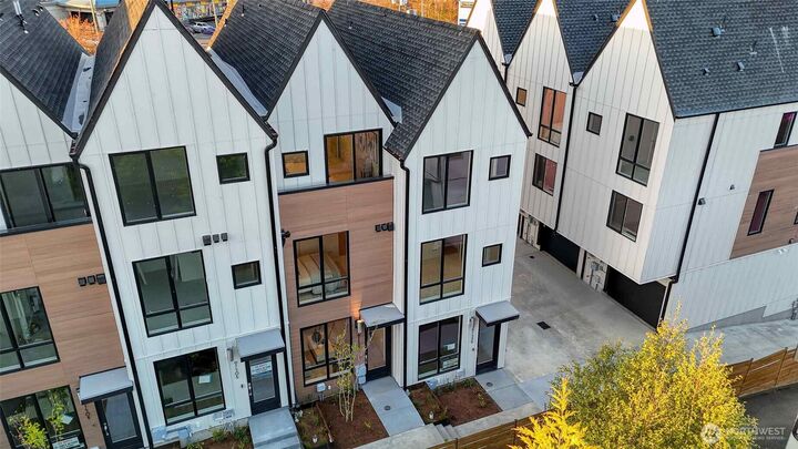 9752 A  Holman Road NW  Seattle WA 98117 photo