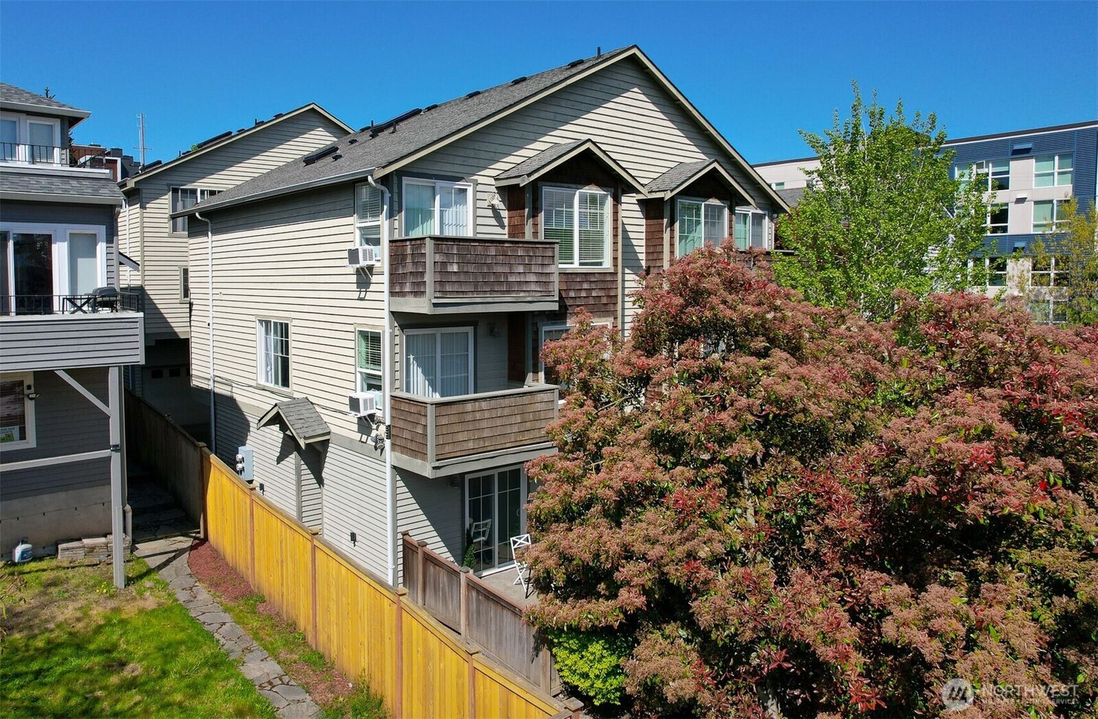 Property Photo: 4807 40th Avenue SW B WA 98116