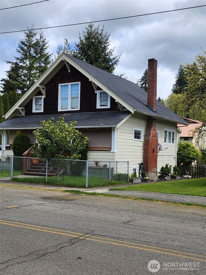 Property Photo: 304 NW Arden Avenue WA 98596